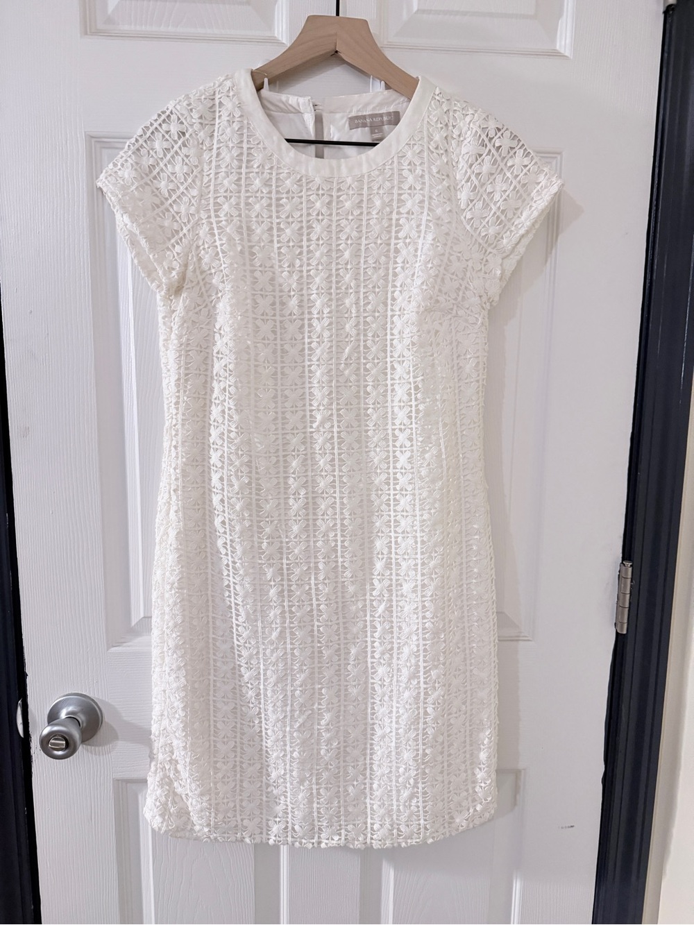 Banana Republic Ivory Lace Shift Dress